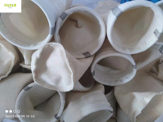 集じん器のフィルター・バッグのNomex AramidポリエステルPPS P84 PTFEのガラス繊維