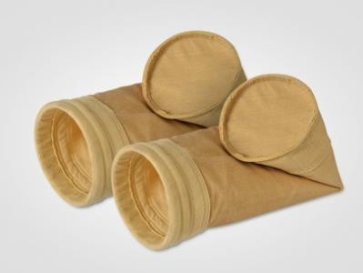 Nonwoven P84のPolyimideのシェーカーのフェルトの吸塵はエア フィルターのための1000mm~8000mmの長さを袋に入れます